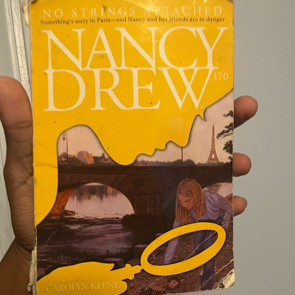 Mystery book: Nancy Drew